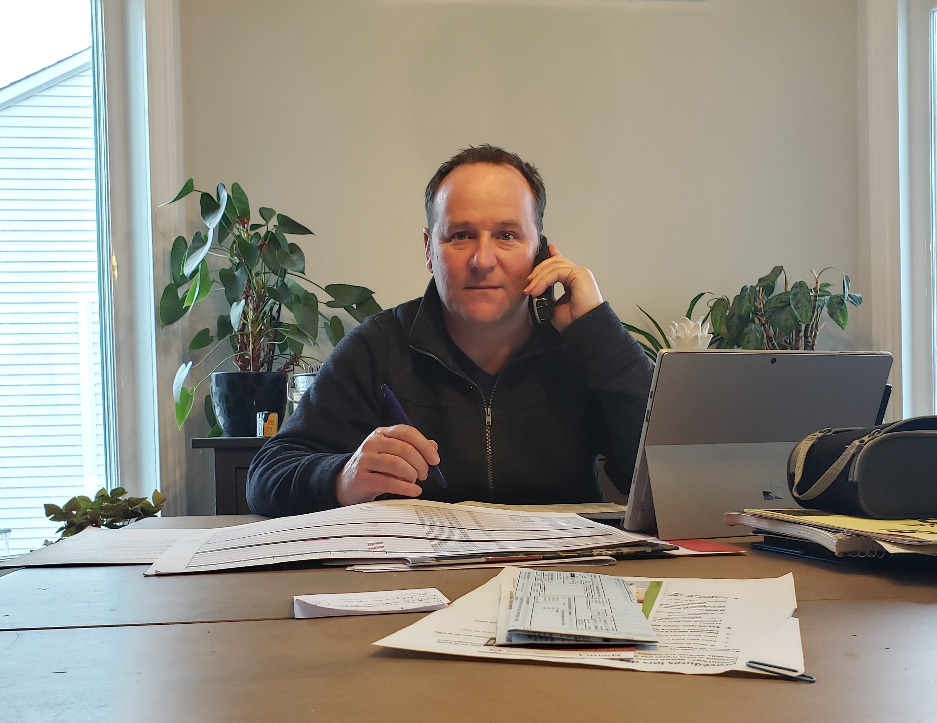 Quatre conseillers municipaux appellent les aînés à Delson