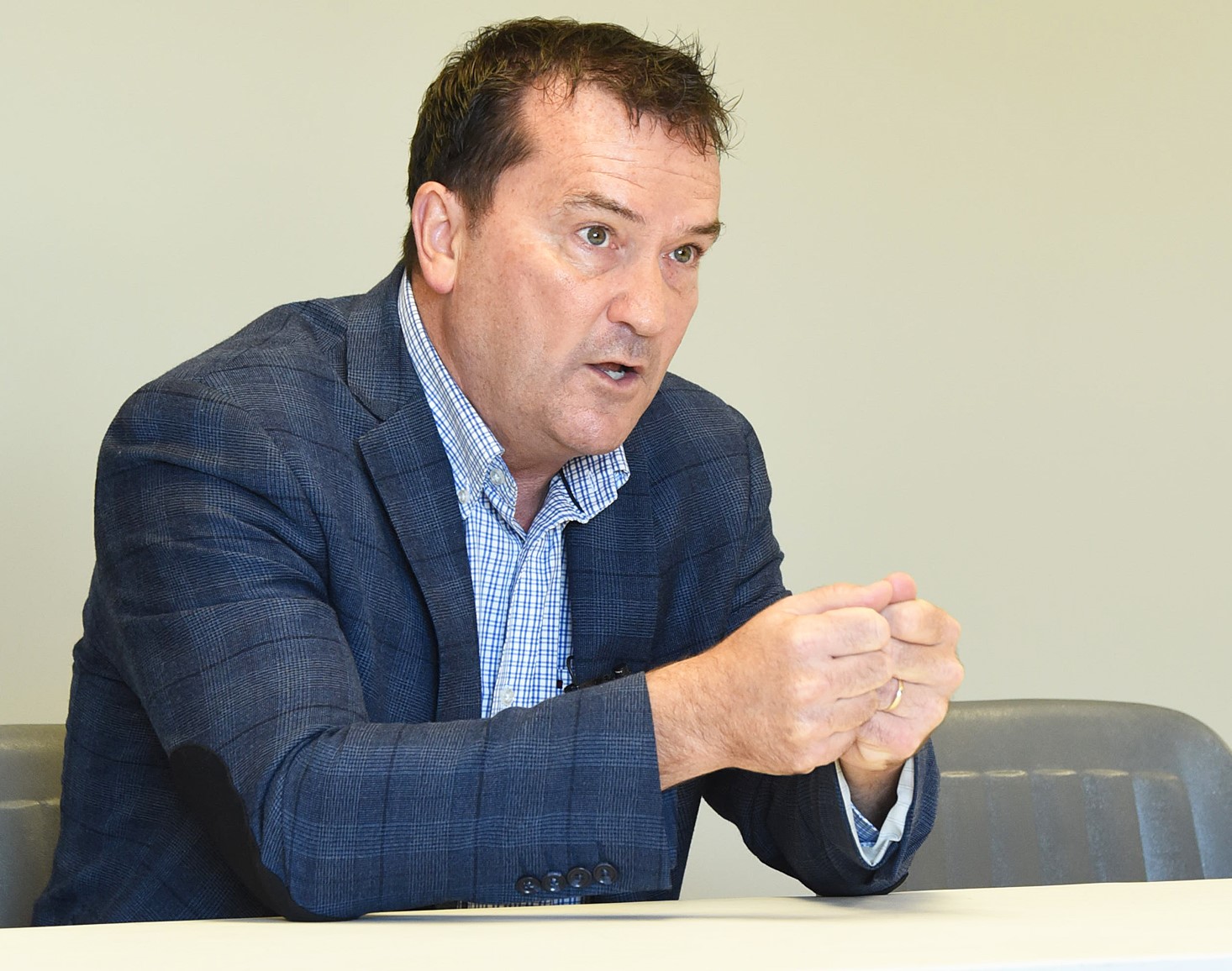 Alain Therrien et les maires font pression pour l’accès à Internet haute vitesse