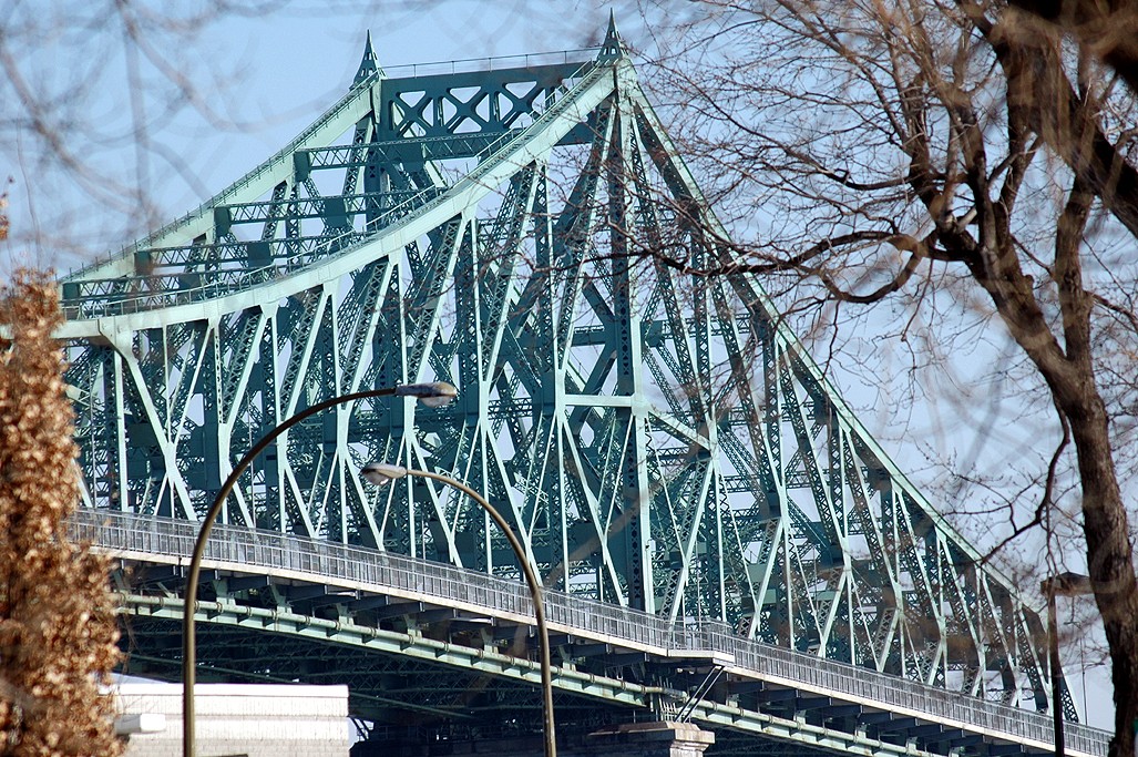Pont Jacques-Cartier: opération de sensibilisation auprès des cyclistes et piétons