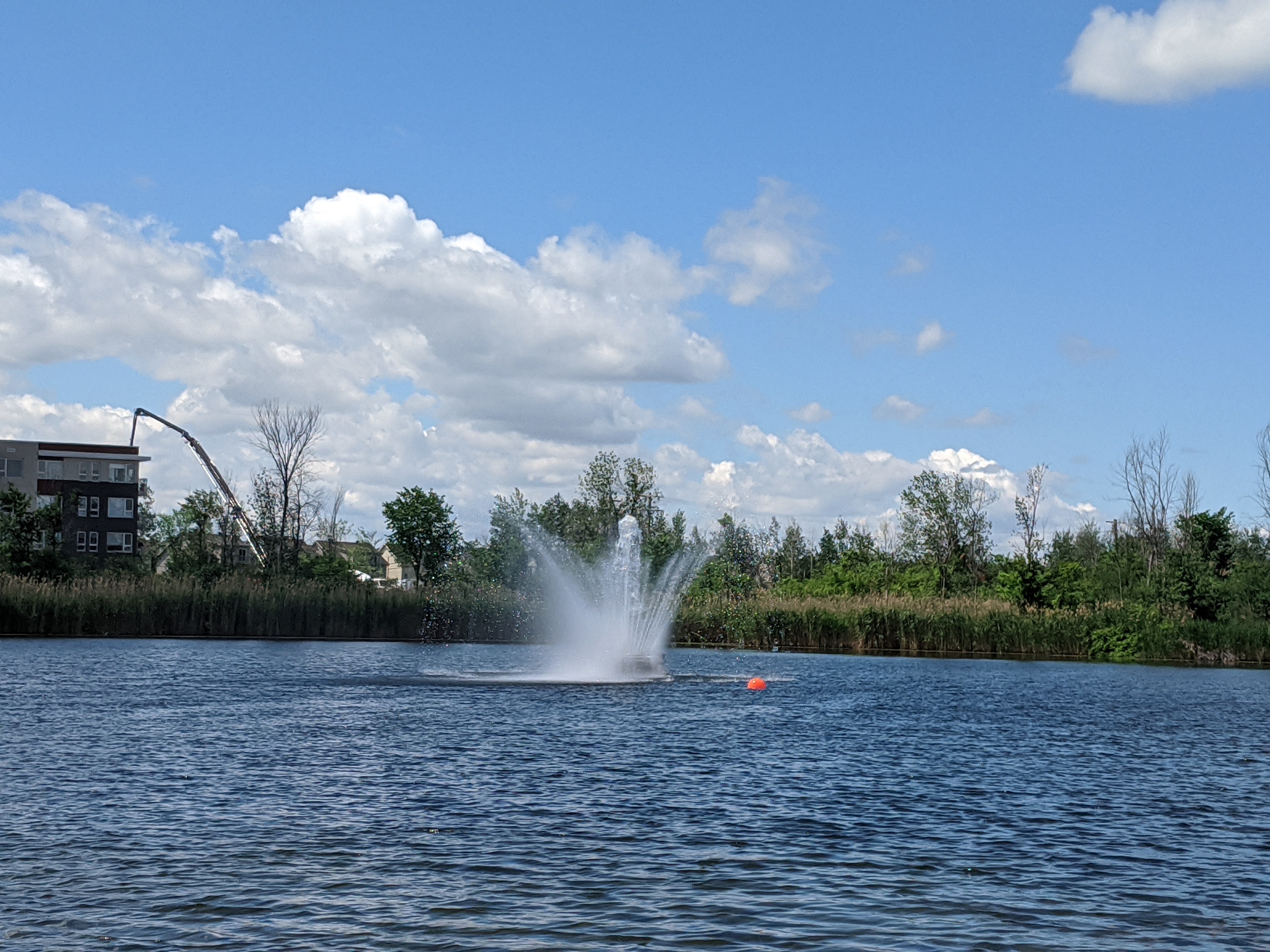 VIDÉOS – La fontaine du lac des Fées de Saint-Constant inaugurée