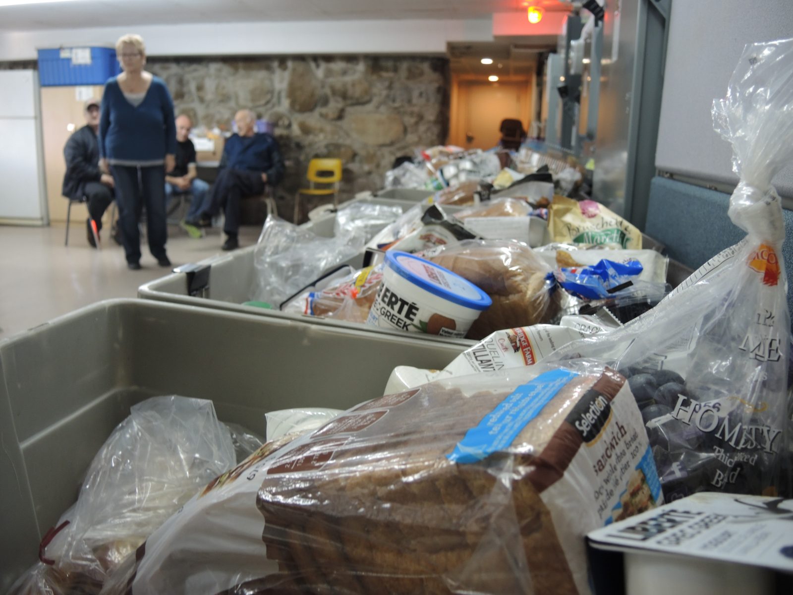 COVID-19 : les demandes d’aide alimentaire doublent