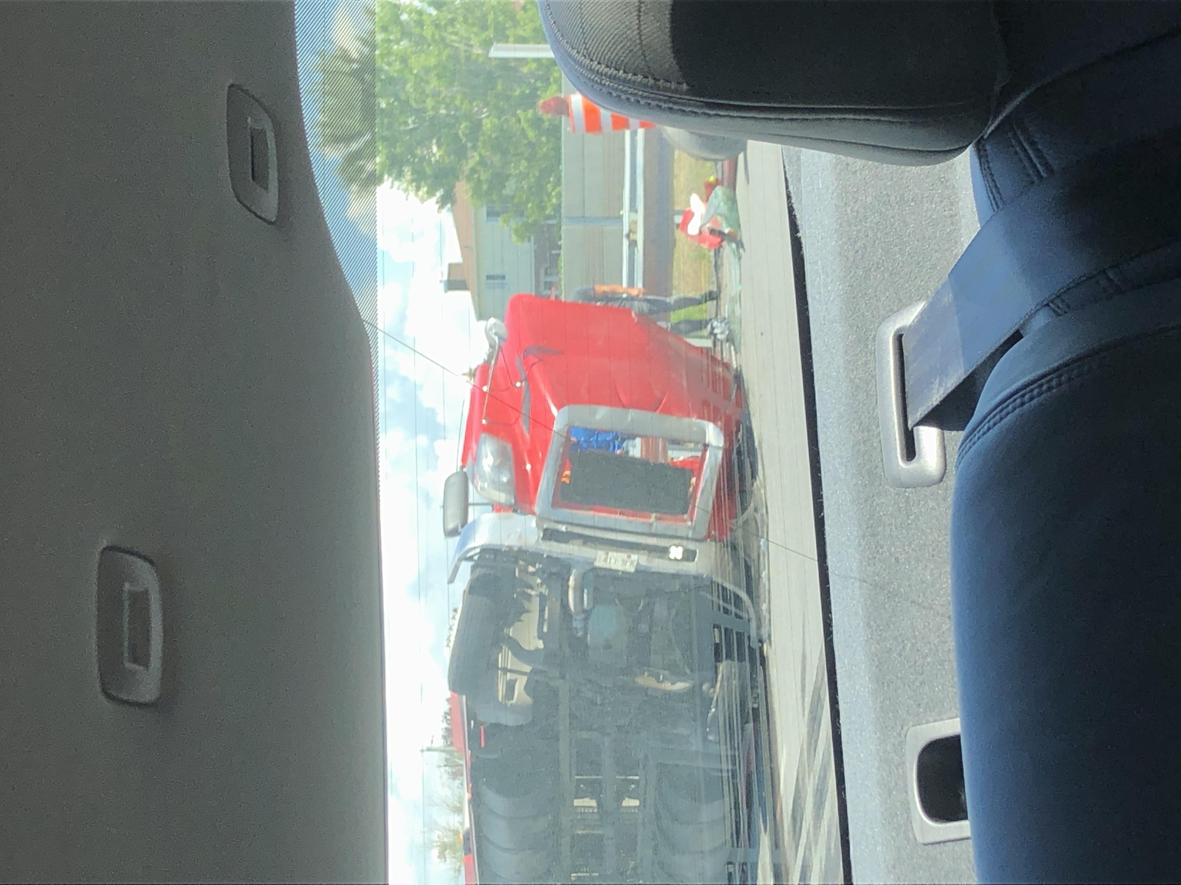 Camion renversé dans une bretelle d’accès au pont Samuel-de-Champlain