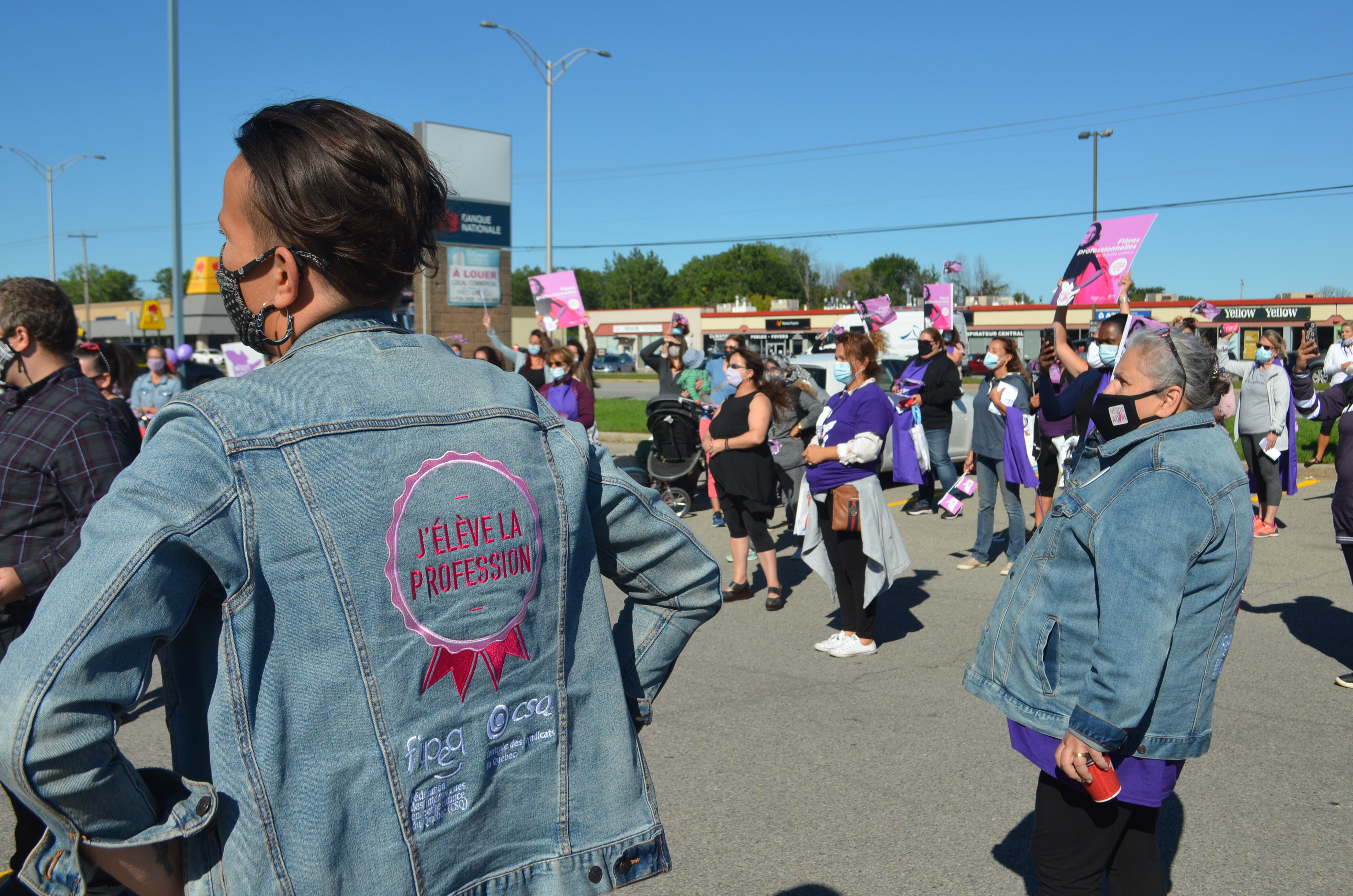 Les responsables des services éducatifs en milieu familial manifestent