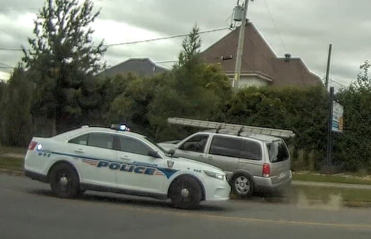 VIDÉO – Arrêté pour avoir pris la fuite devant les policiers à Saint-Constant
