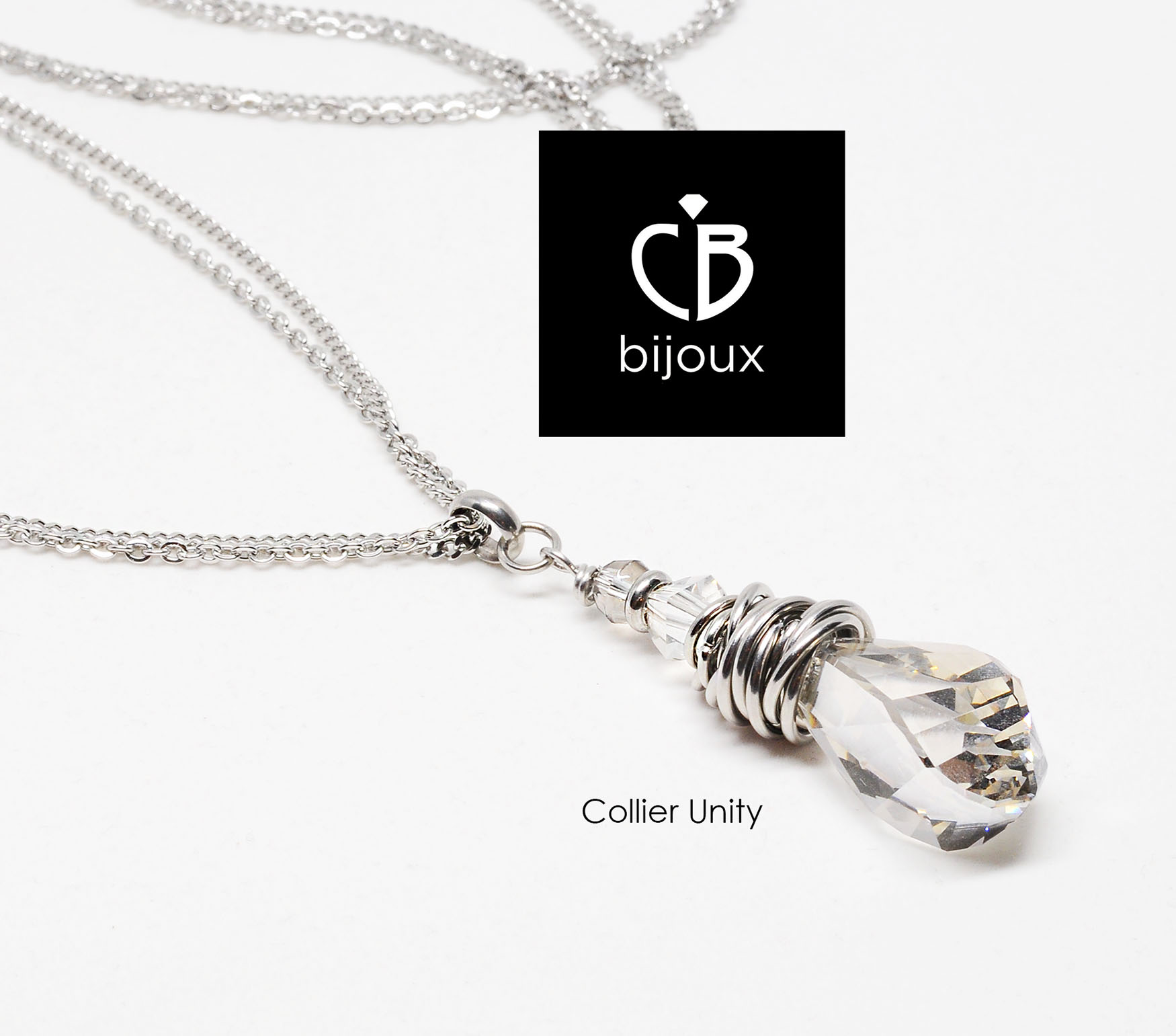 TERMINÉE – Enchère no 17 : un collier en acier inoxydable et cristaux de Swarovski