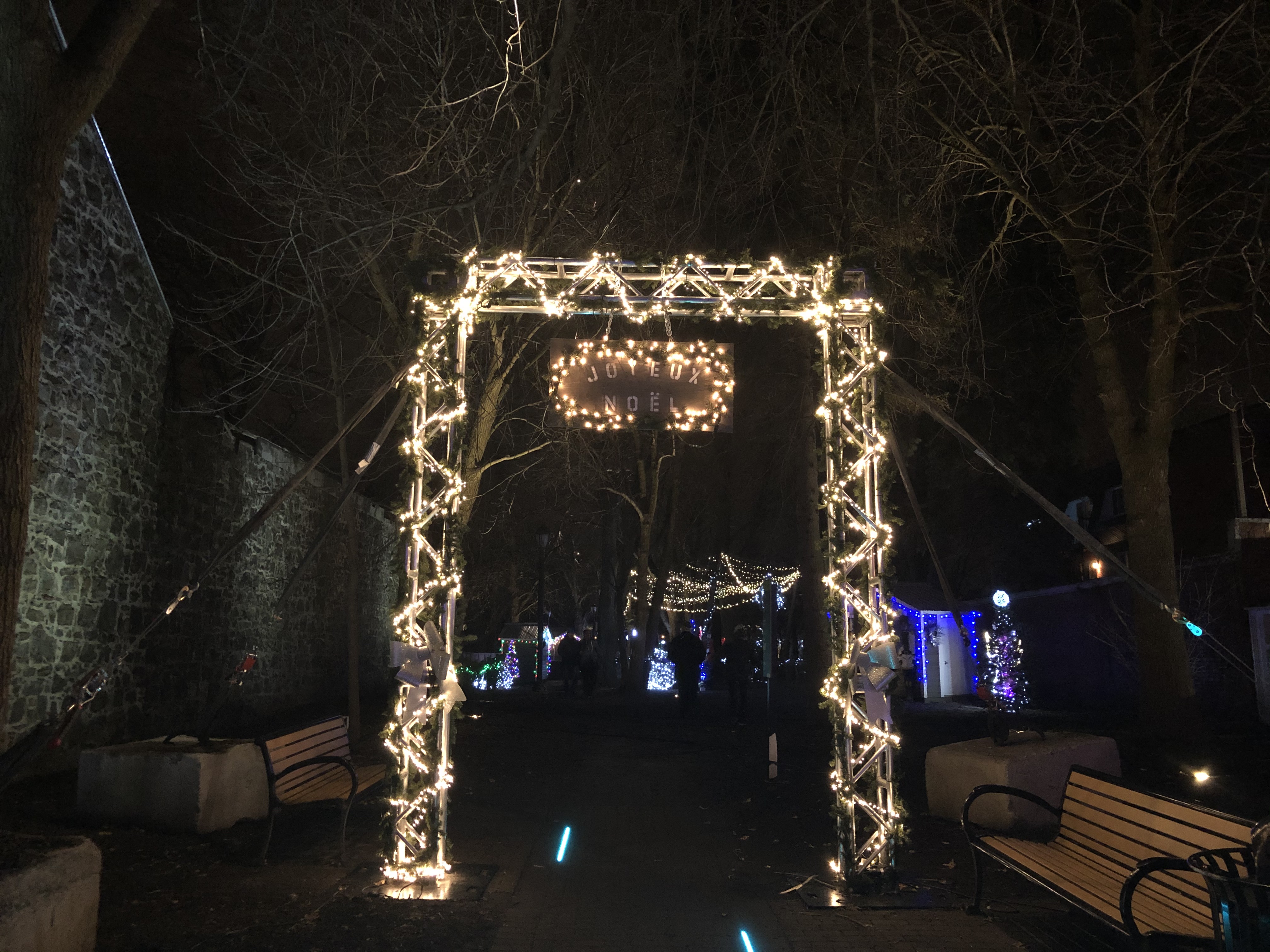 Le village illuminé à La Prairie en vidéos