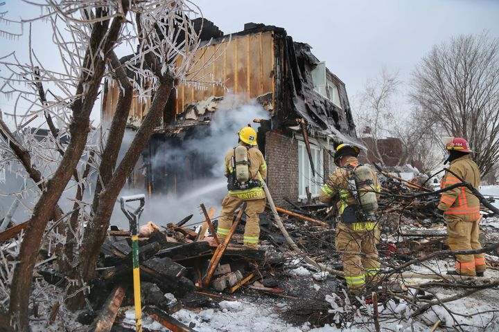 Une personne perd la vie dans l&rsquo;incendie d&rsquo;un semi-détaché à Sainte-Catherine