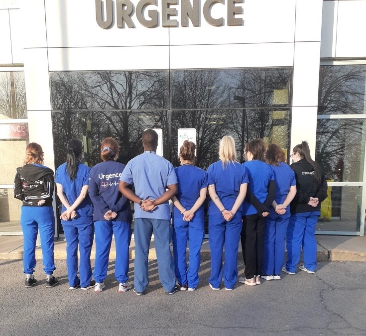 Des infirmières de l&rsquo;urgence manifestent devant l&rsquo;Hôpital Anna-Laberge