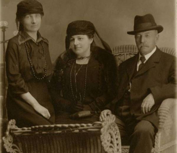 Dans le rétroviseur : Le mois des morts : les traditions perdues du deuil