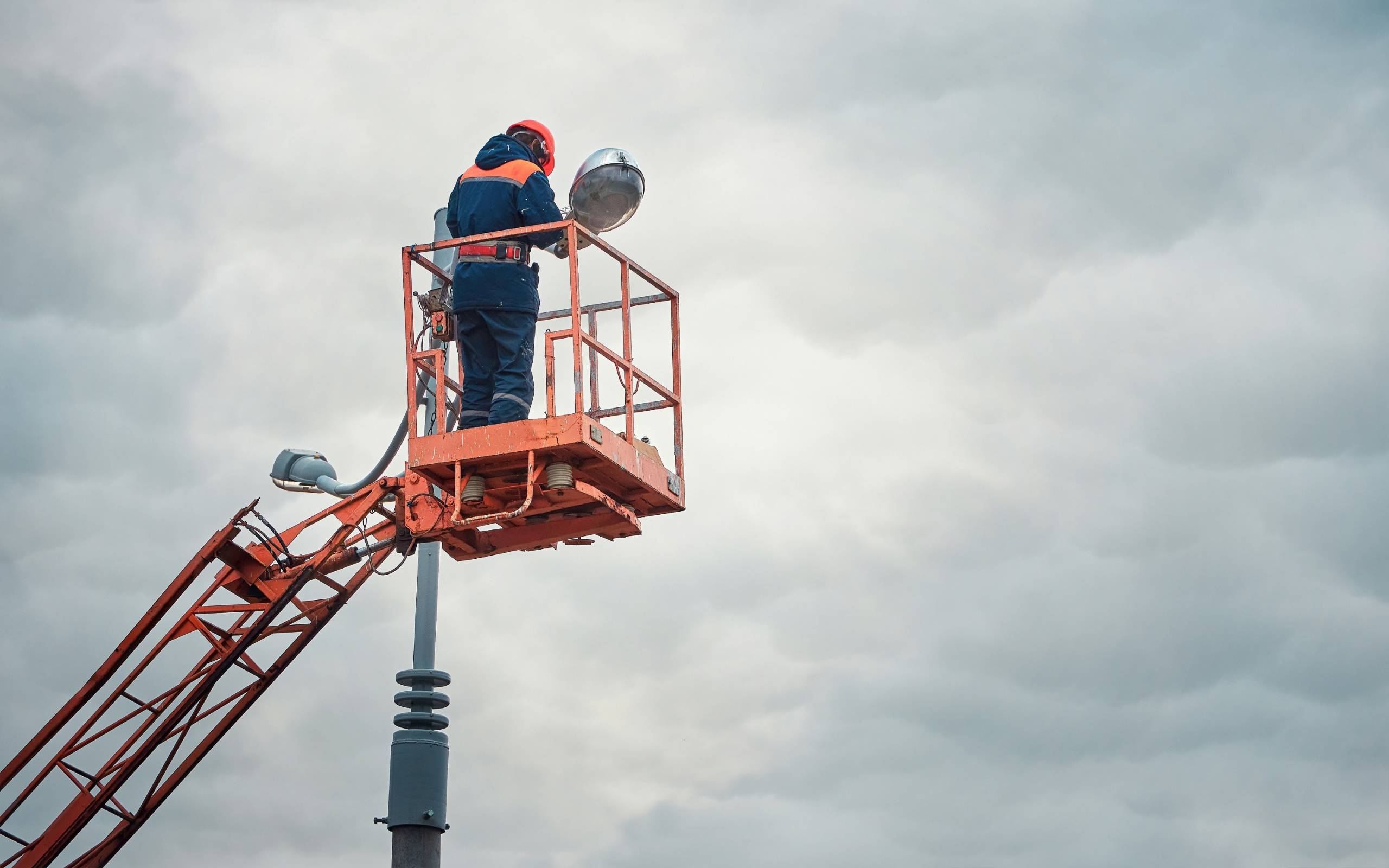 Des lampadaires dans les rues de Brossard