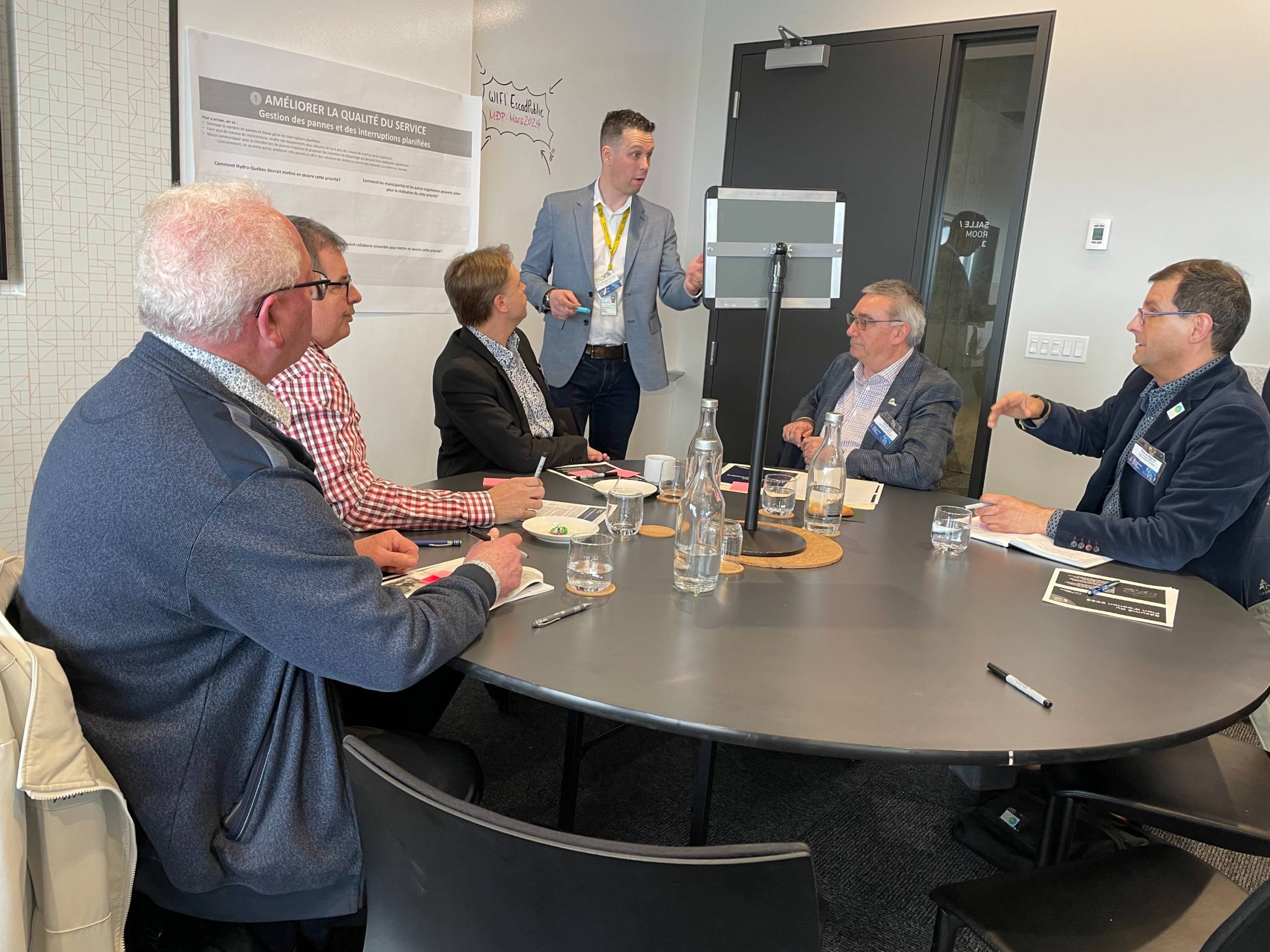 Hydro-Québec veut moins de pannes et que le courant passe plus