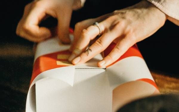 Des emballages-cadeaux en échange de dons