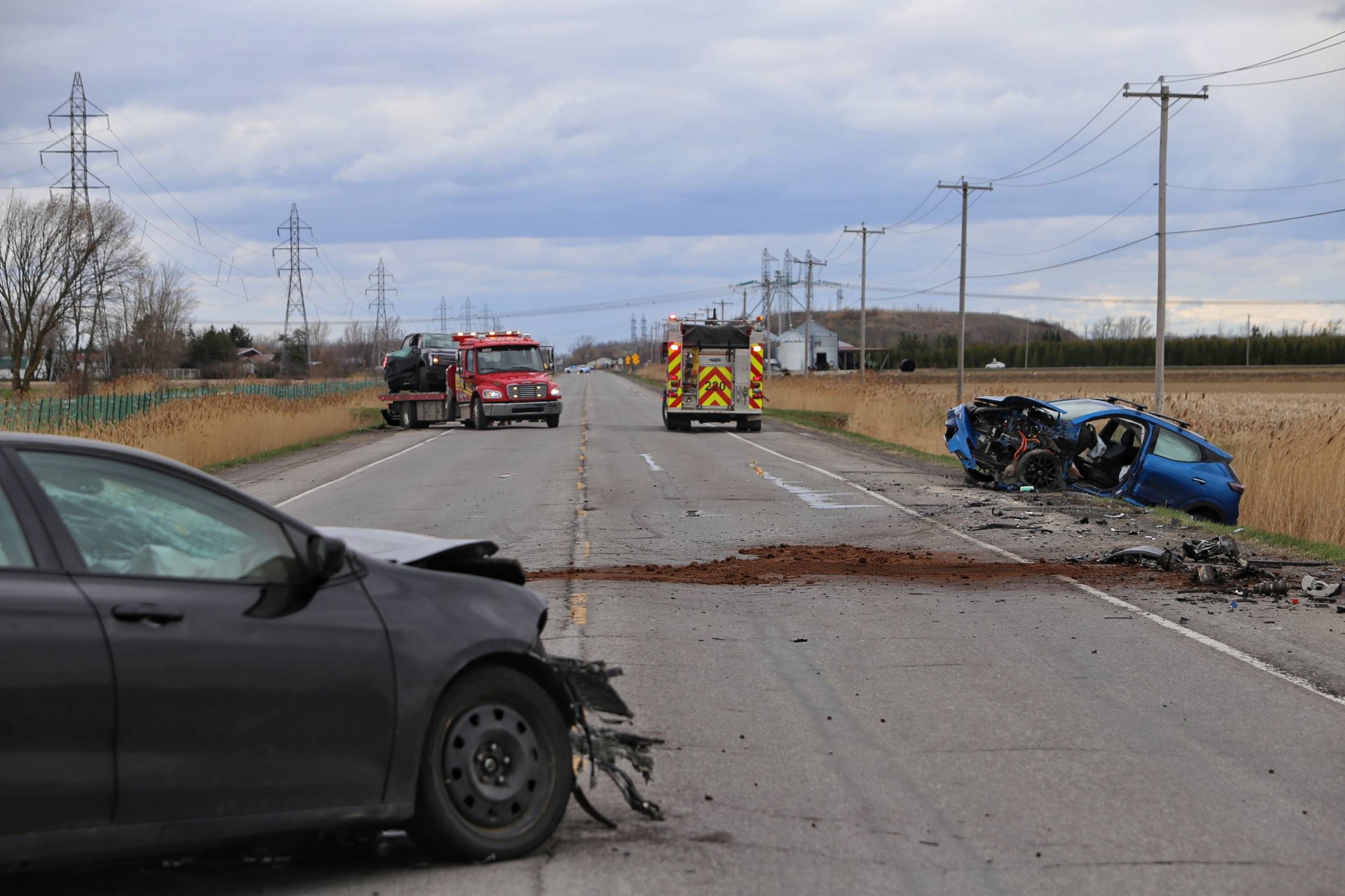 Collision entre trois véhicules à Saint-Isidore
