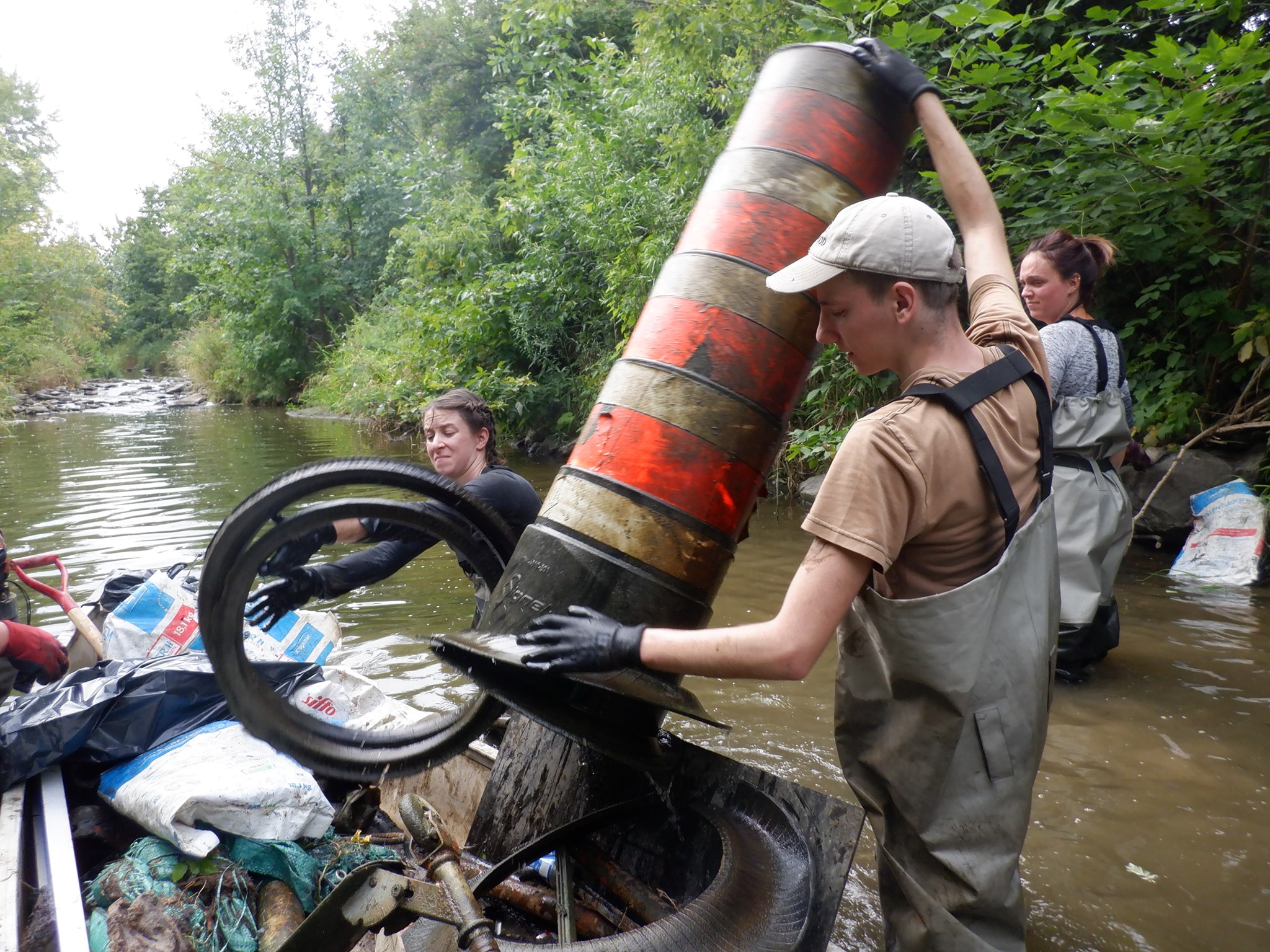 Plus de 1 000 kilogrammes de déchets ramassés dans la rivière Saint-Pierre