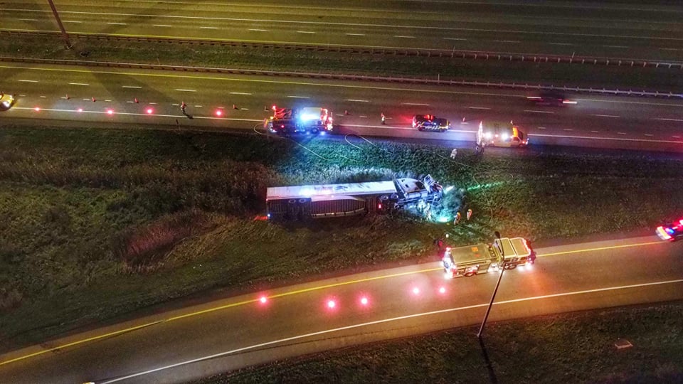 Un poids lourd se renverse à Saint-Constant