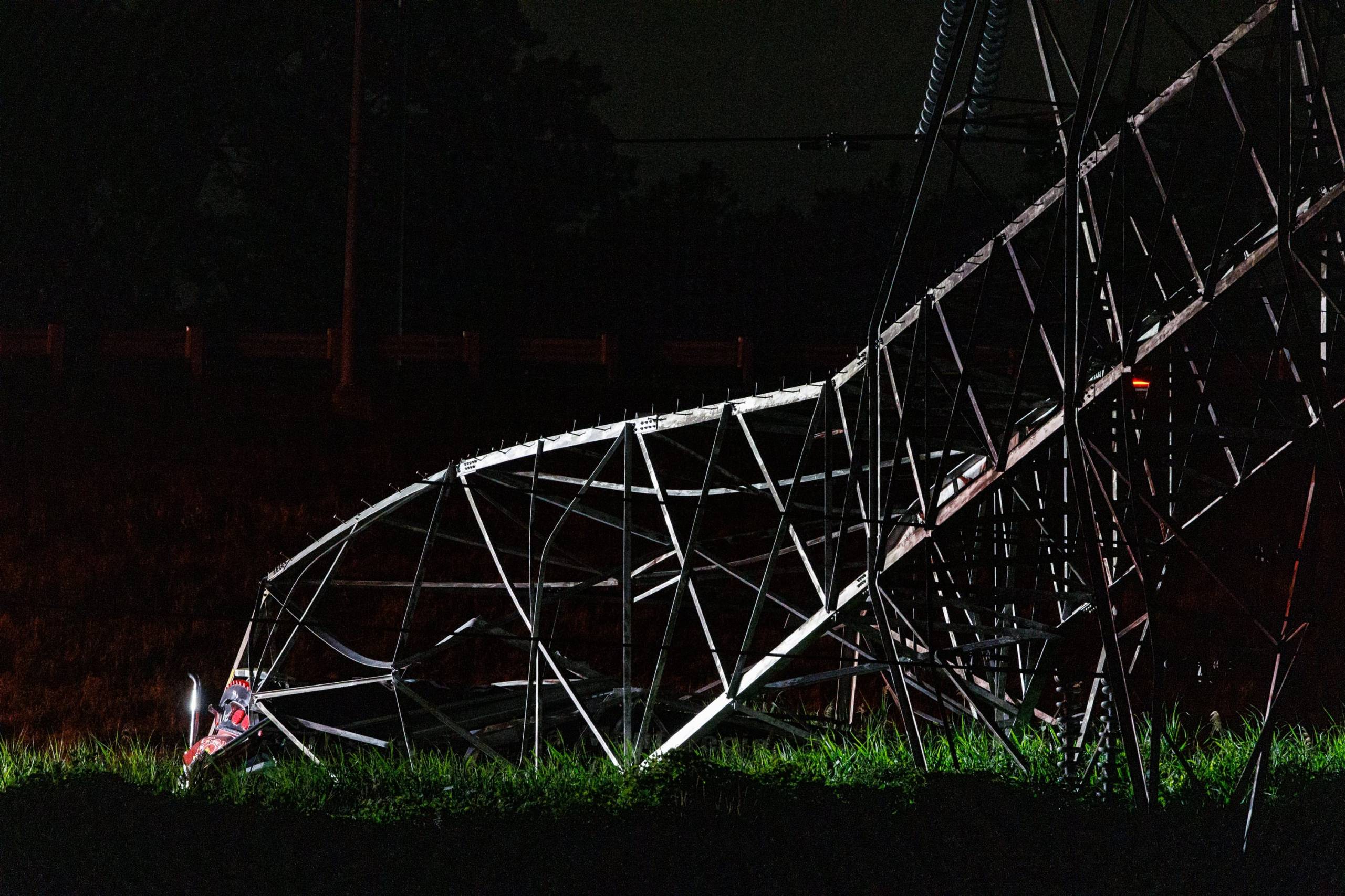 Collision avec un pylône : enquête en cours et panne de courant