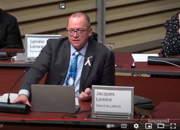 Cerfs de Longueuil : inquiétudes et émotions à la séance du conseil