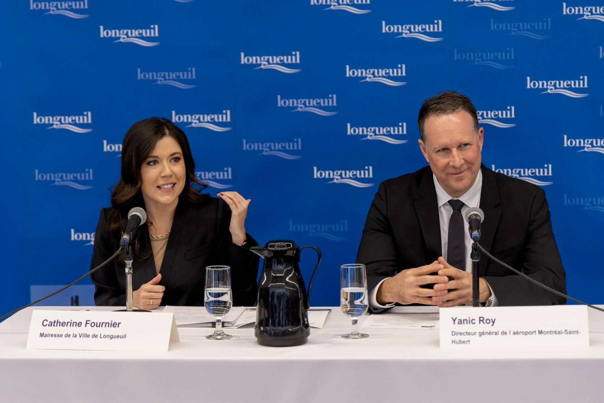 Salon International de l’Aéronautique et de l’Espace : la mairesse Fournier en mode séduction