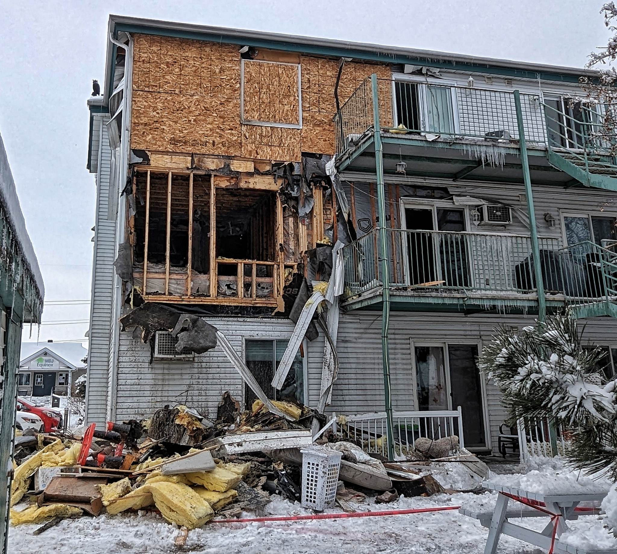 Deux logements anéantis par un incendie à Sainte-Catherine