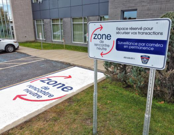 VIDÉO – Une zone neutre maintenant accessible au poste de police