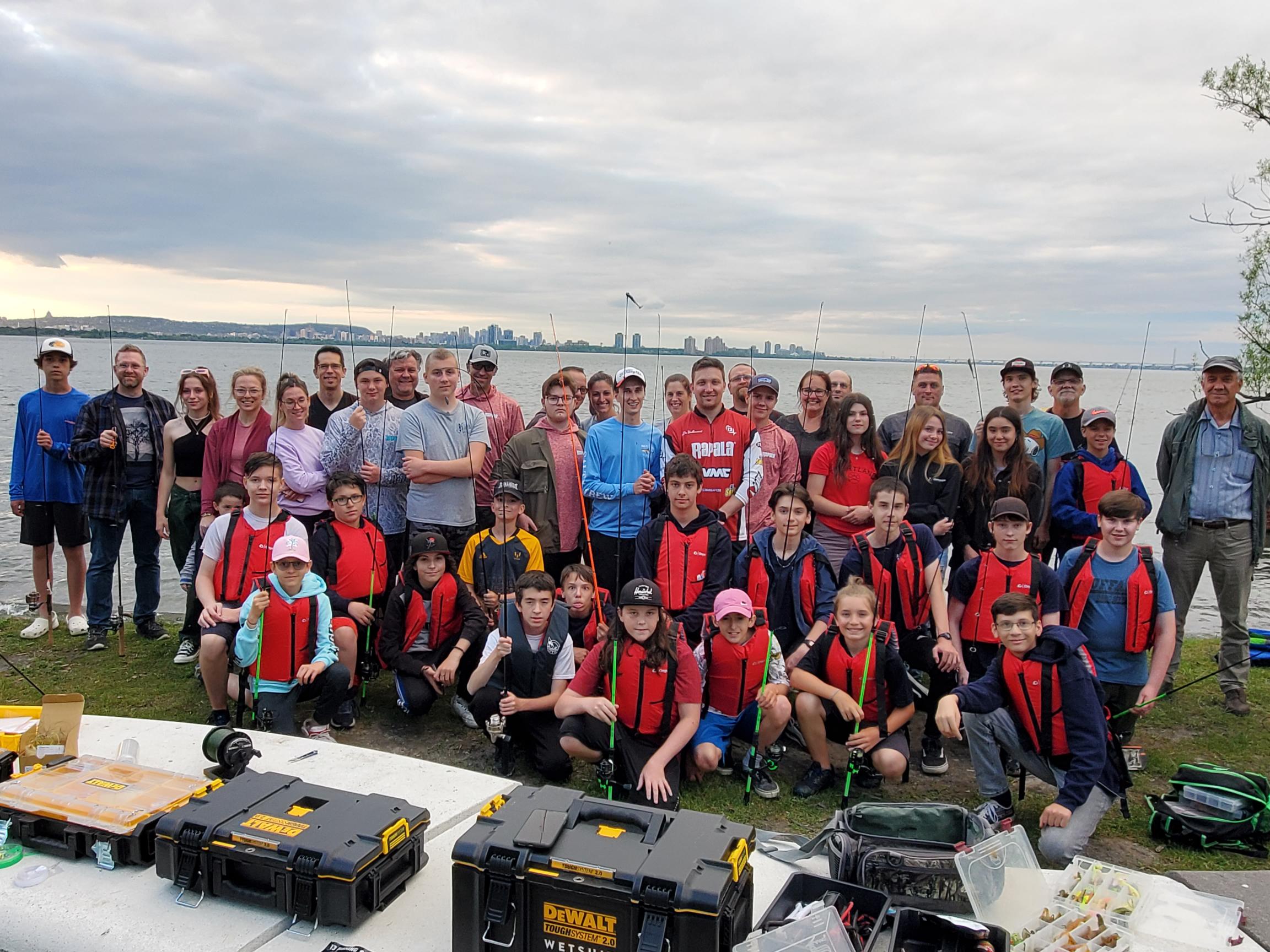 Un club de pêche passionne des élèves de La Prairie