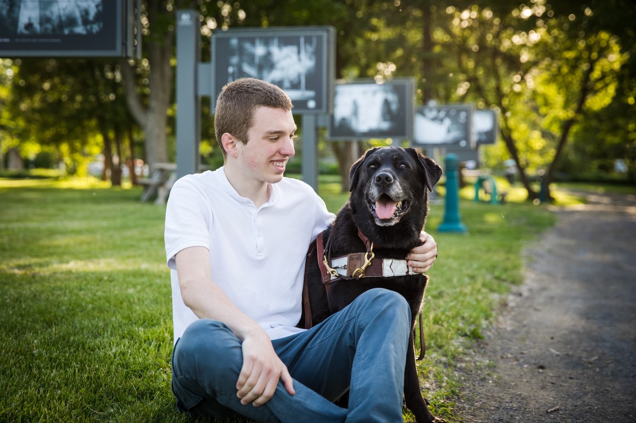 Un photographe autiste de Candiac commentera ses œuvres en public