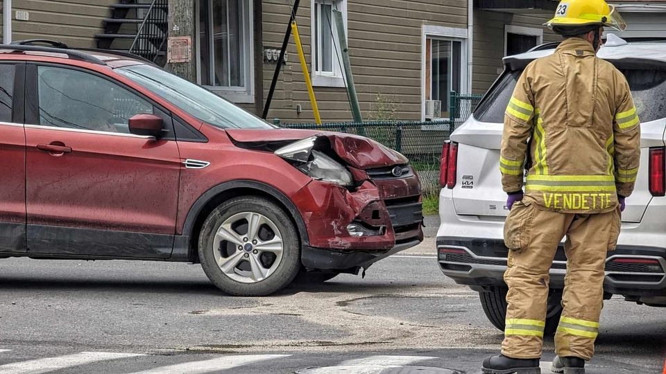 VIDÉO – Collision entre deux véhicules à Saint-Constant
