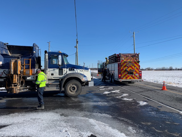 Des matières organiques prennent feu dans un camion