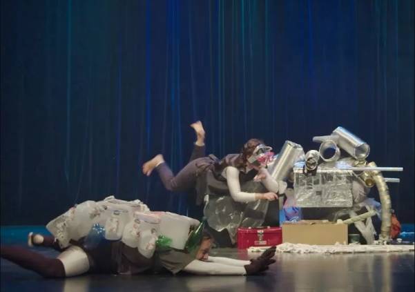 VIDÉO – Quand le théâtre conscientise les jeunes à l’environnement