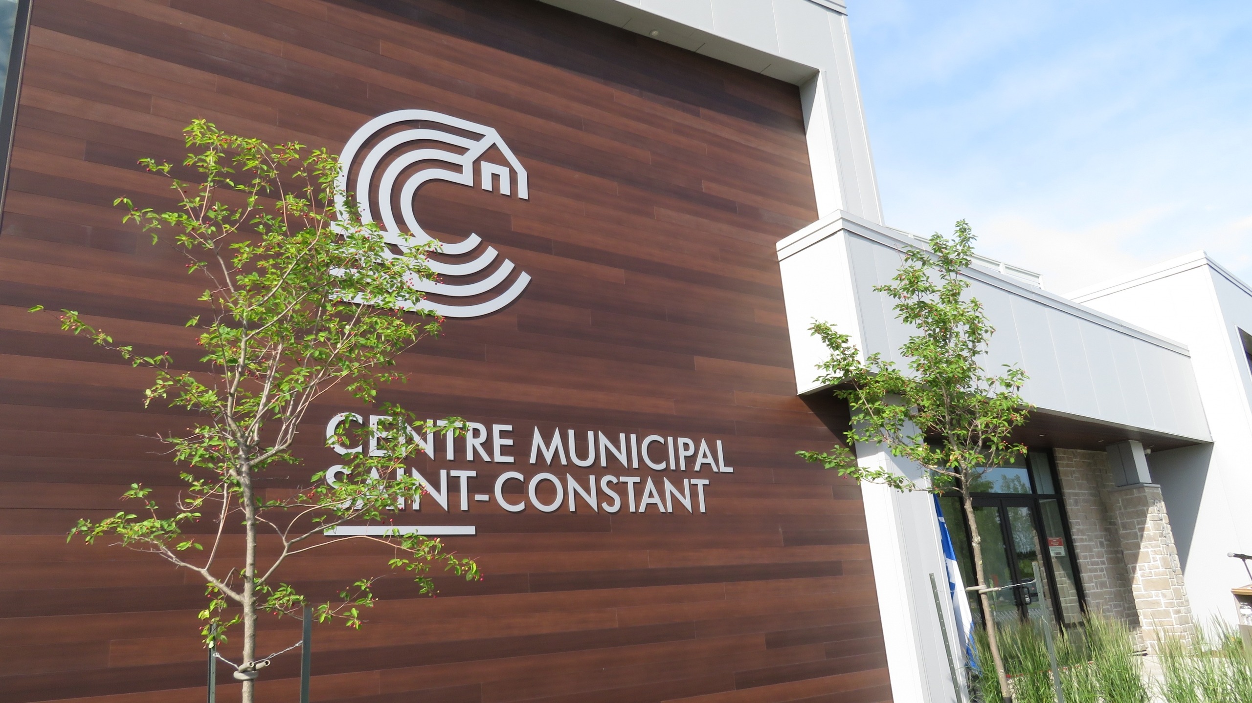 Plus de 6 000 ouvrages à vendre à Saint-Constant