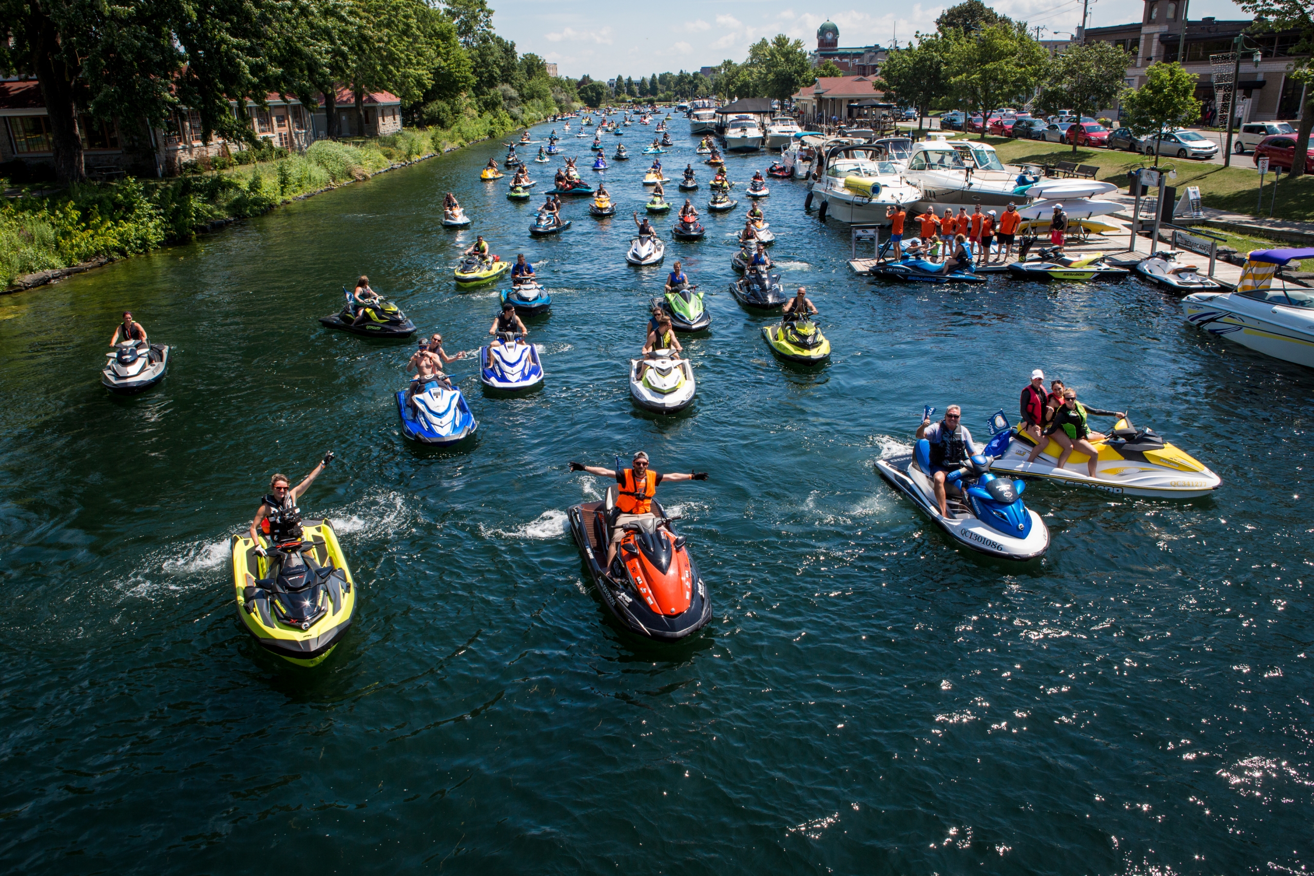 Le plus grand rassemblement de motomarines au Canada dans le lac Saint-François