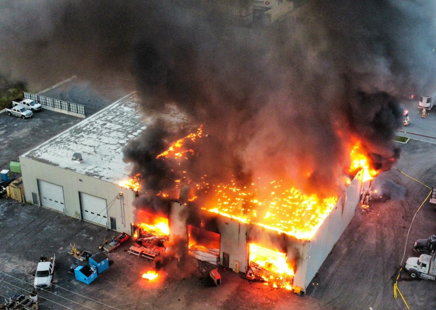 Un incendie détruit un atelier mécanique à Saint-Rémi