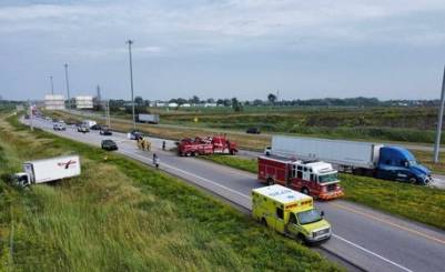 VIDÉO – Deux poids lourds entrent en collision sur la 30