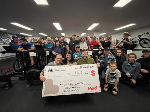 Des cyclistes amassent 21 000 $ en soutien à la santé mentale
