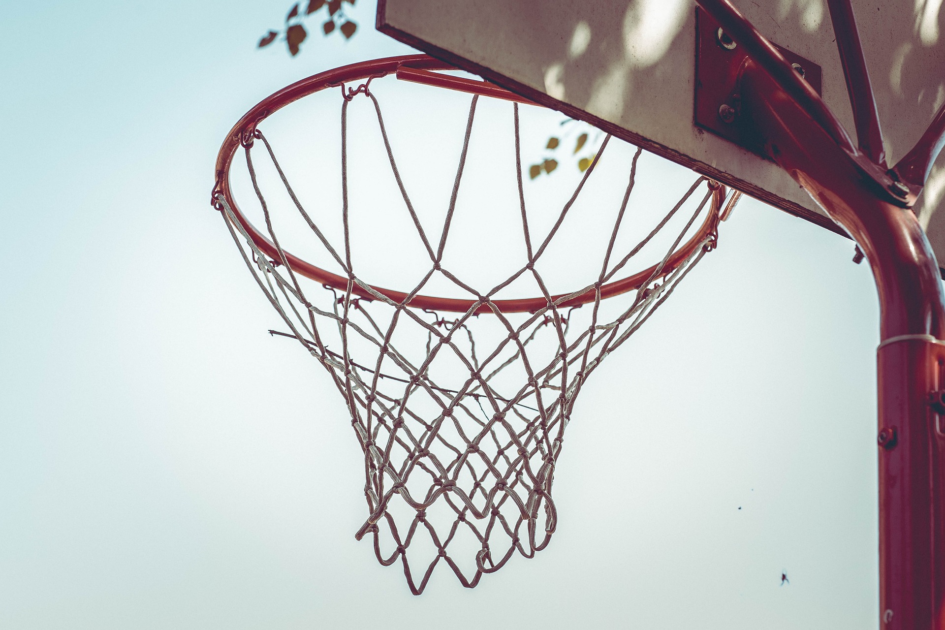 Des constats d’infraction pour des paniers de basketball entravant la rue
