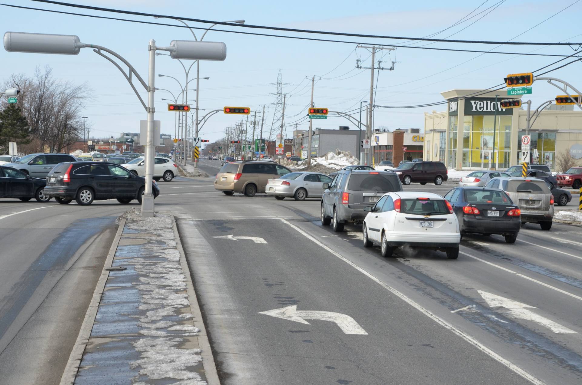 Le boul. Taschereau parmi les pires routes en Montérégie, selon CAA-Québec