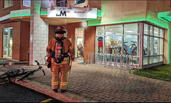 VIDÉO – Un feu rapidement maîtrisé dans un boutique de vélos de Candiac