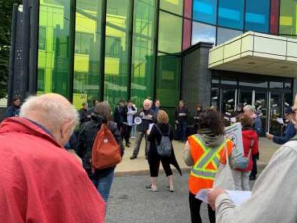 La Coalition Halte-Air Saint-Hubert se fait entendre 