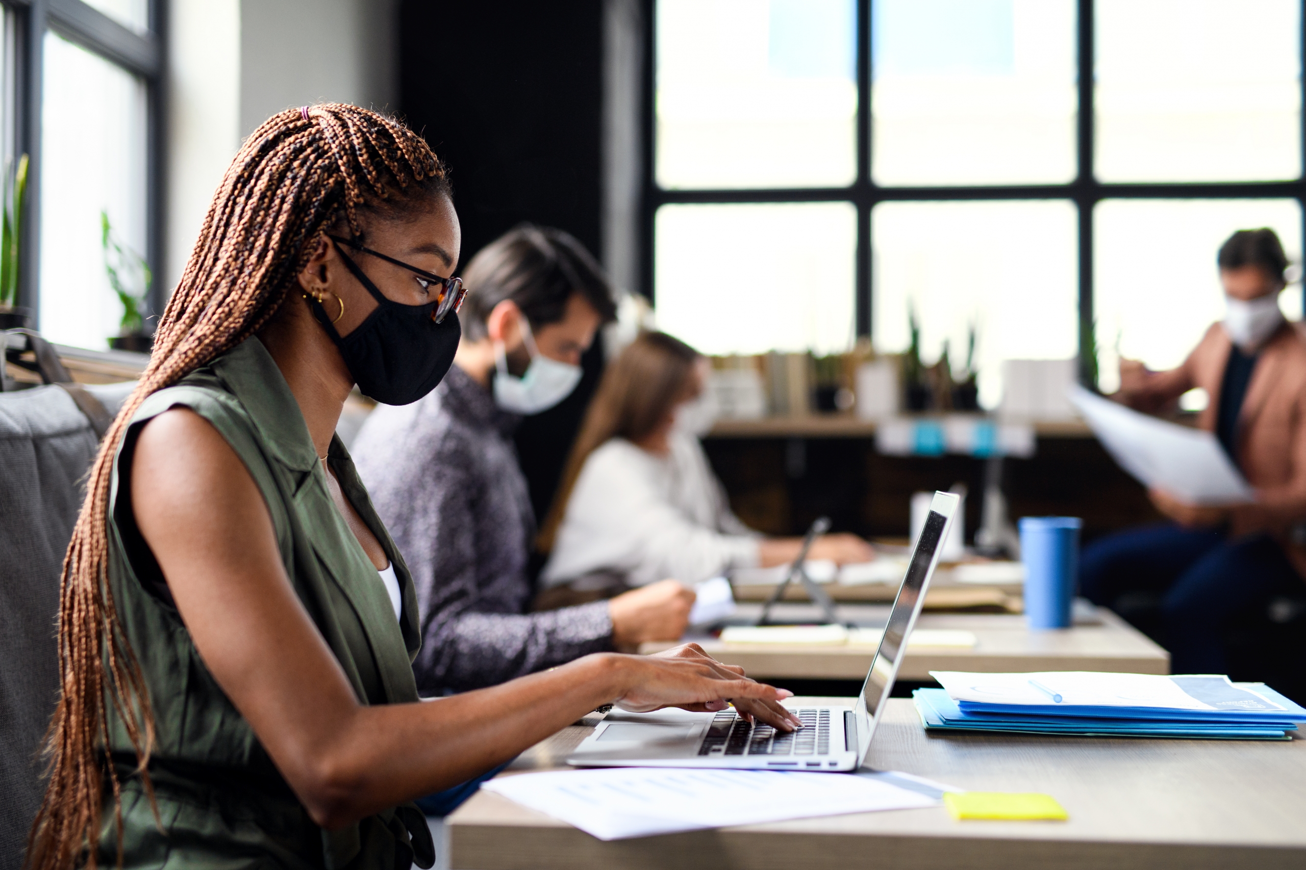 Masque et distanciation : allégements à venir au travail