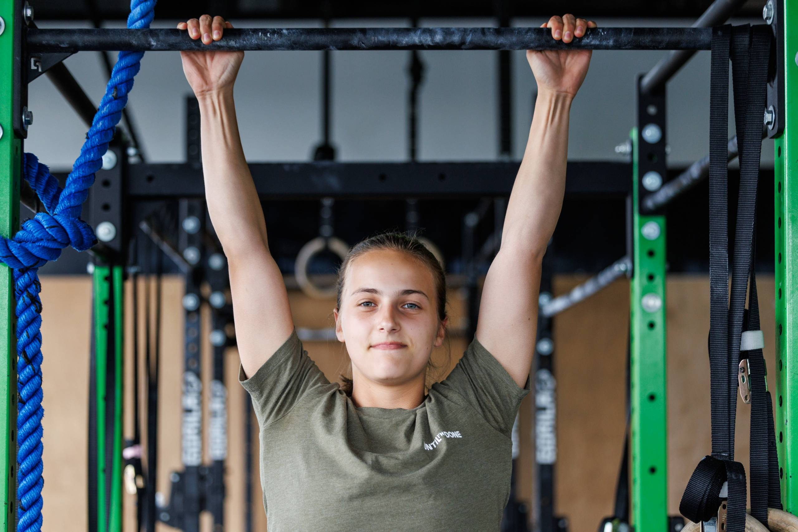 VIDÉO – Mondiaux d’entraînement fonctionnel sportif : à 15 ans, elle met la barre haut