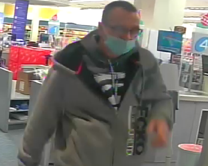 Pharmacie de Saint-Constant : individu recherché dans un dossier de vol à l’étalage