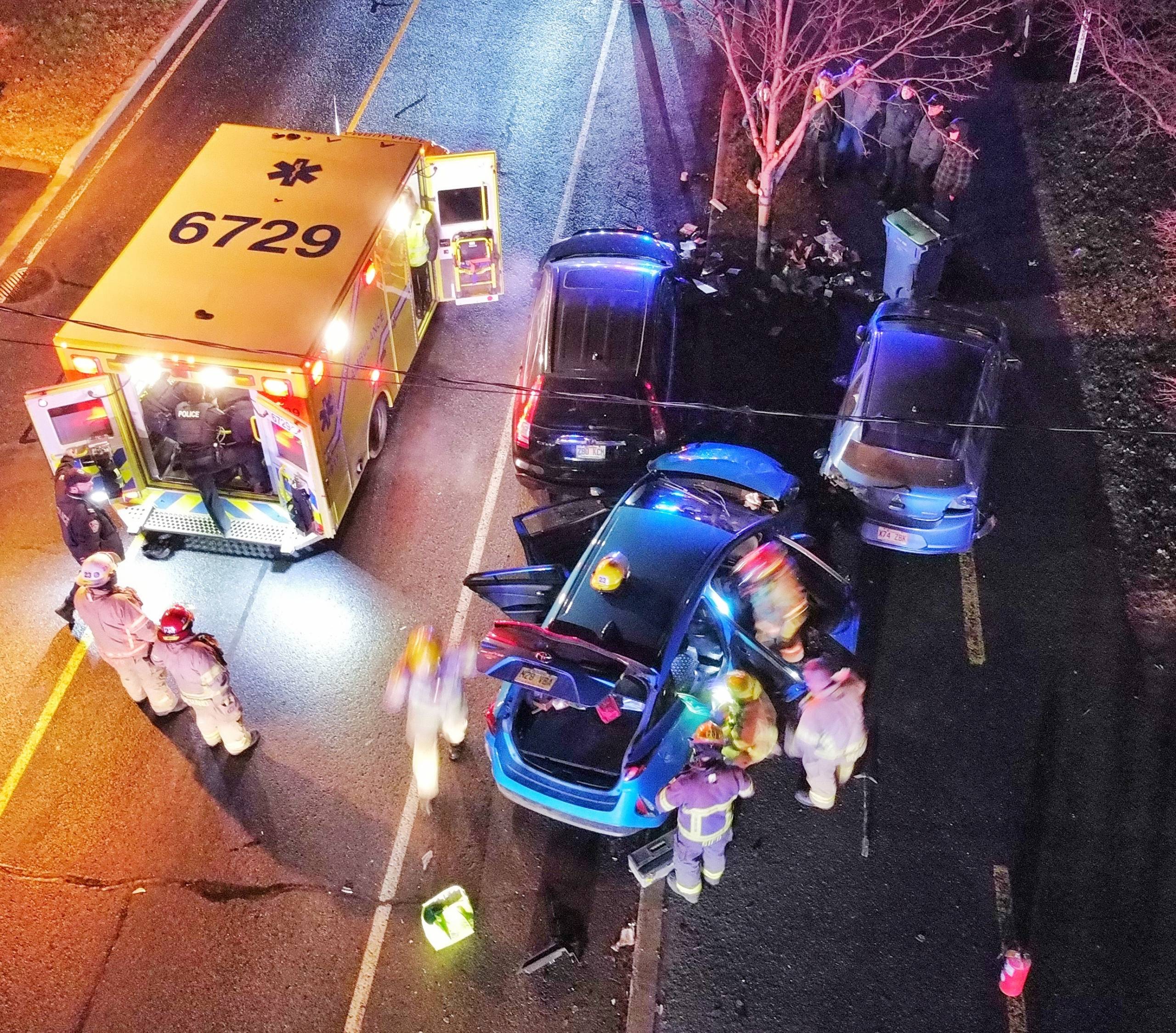 Collision impliquant deux véhicules stationnés à Sainte-Catherine