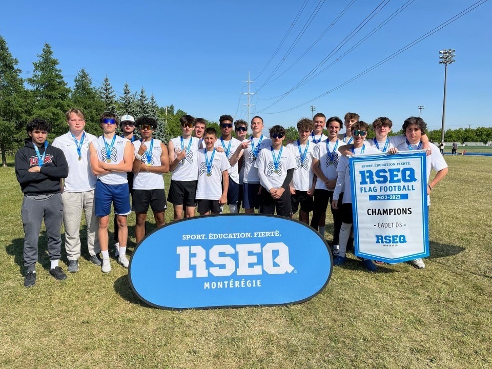 Trois équipes du Collège Durocher sont championnes régionales en flag football