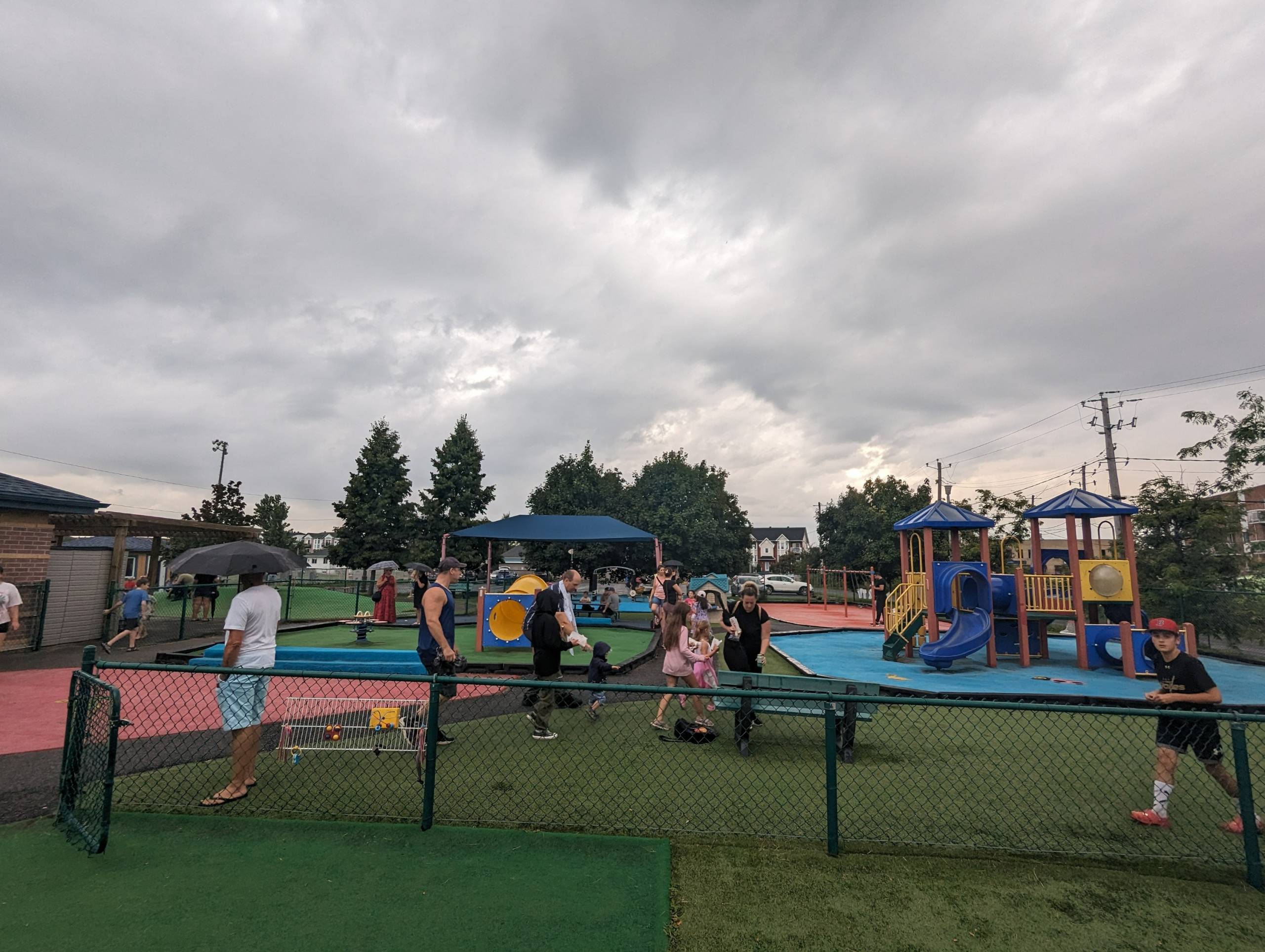 VIDÉO – Rénovation d&rsquo;une cour: un CPE à Sainte-Catherine amasse plus de 13 000$