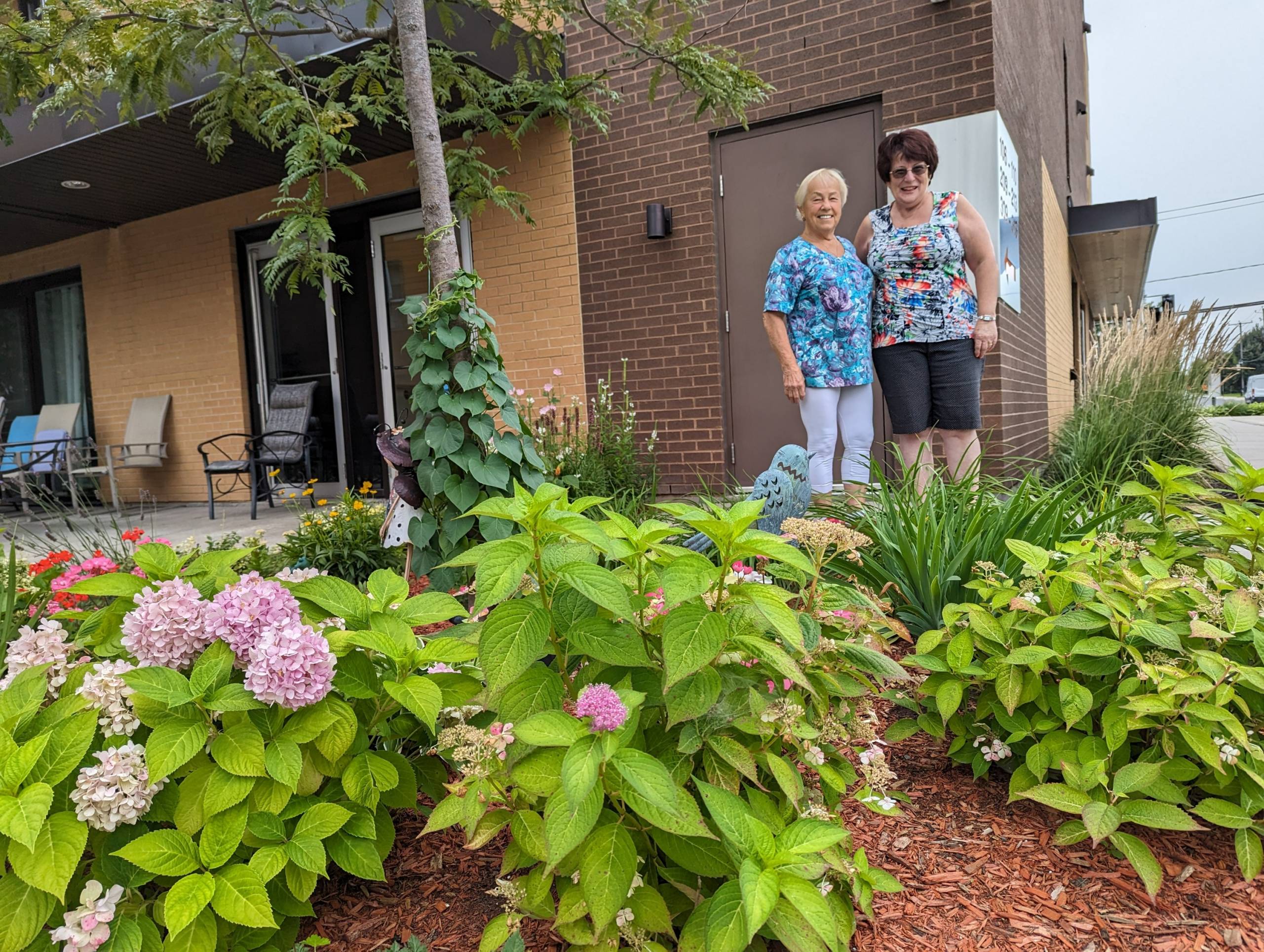 VIDÉO – Résidence pour aînés à Saint-Constant : elles sèment du bonheur