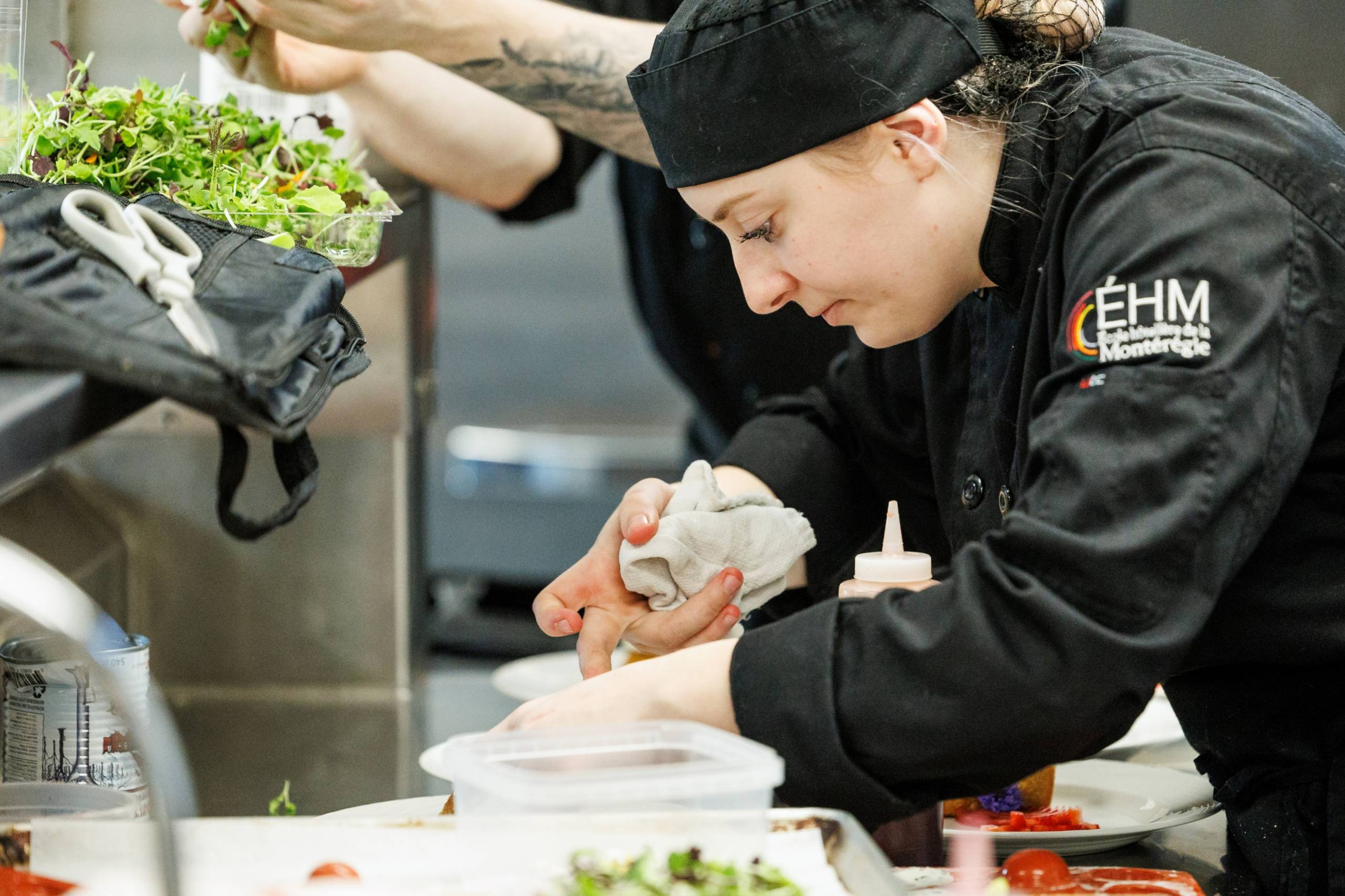 Compétition culinaire à l’ÉHM : la recette du bonheur de Sœur Angèle