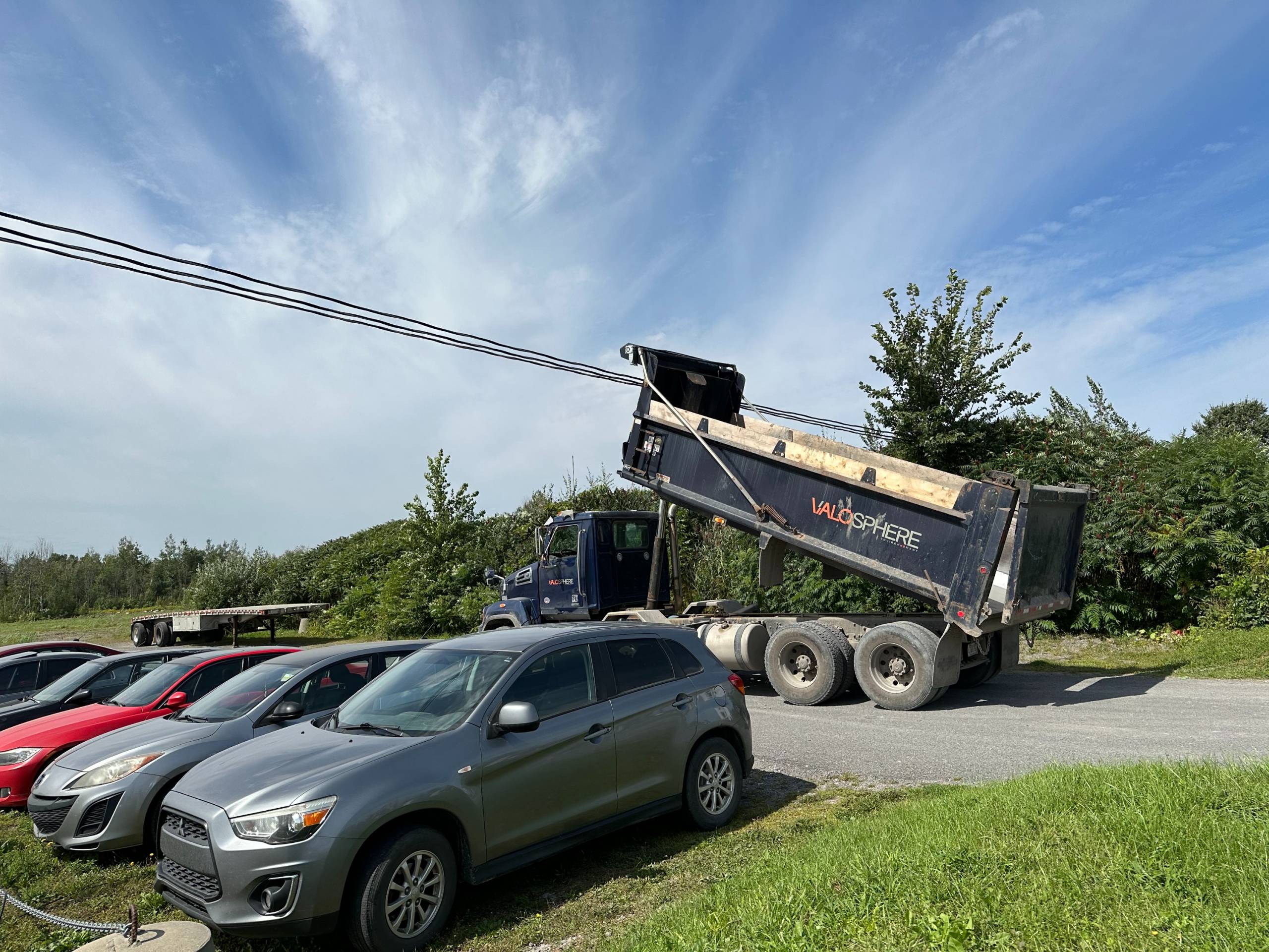VIDÉO – Un camion heurte des fils électriques à Candiac