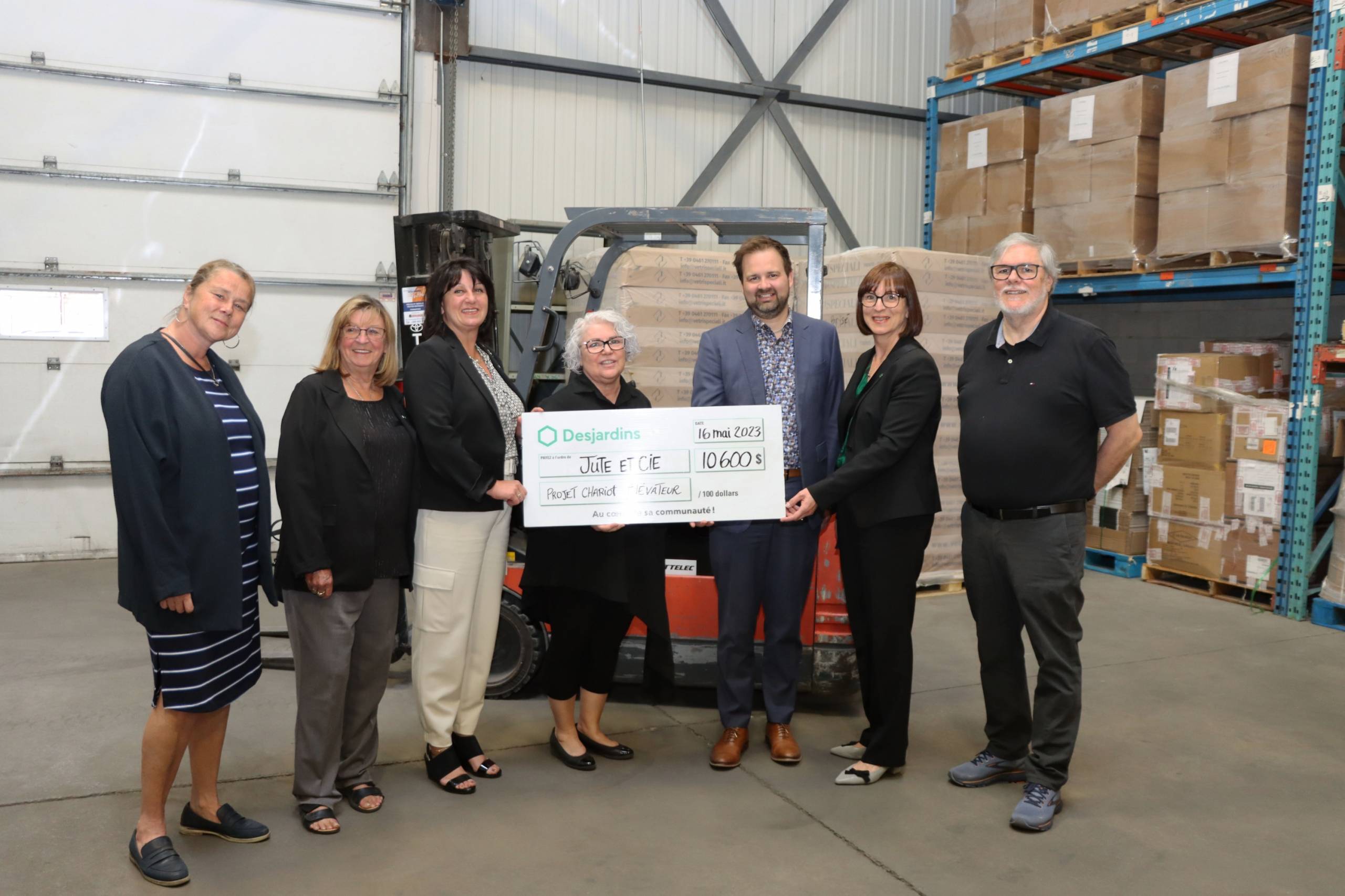 Desjardins offre 10 000 $ à une entreprise de Sainte-Catherine