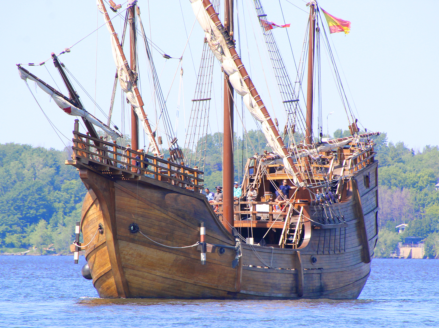 Un navire dans la Voie maritime en souvenir du premier tour du monde