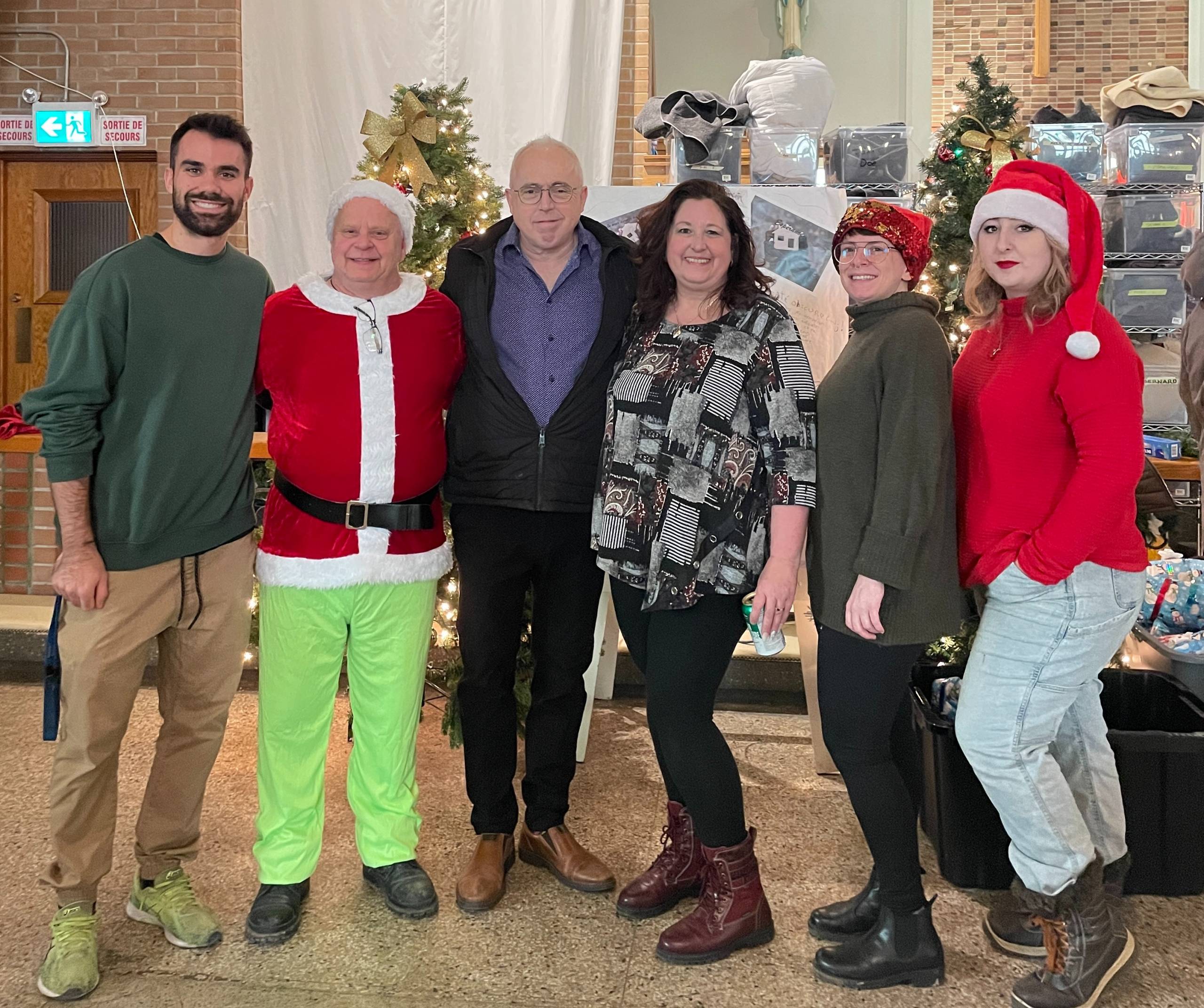 Une soixantaine d’itinérants conviés à un dîner de Noël qui réchauffe le cœur 